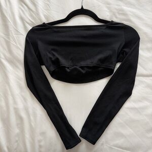 PrettyLittleThing Black Ribbed Long Sleeve Crop Top